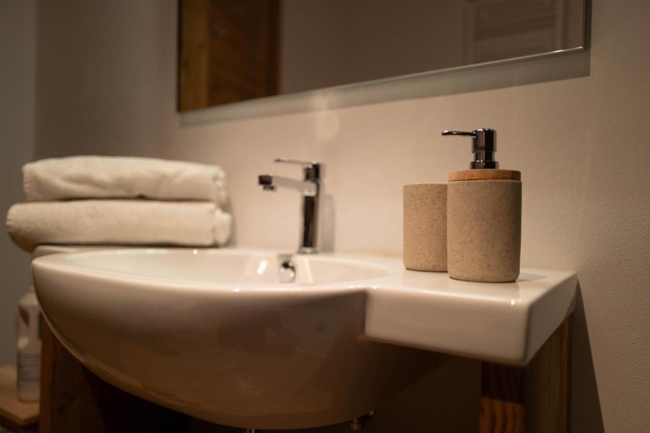 White Escape Apartment Valtournenche Ngoại thất bức ảnh